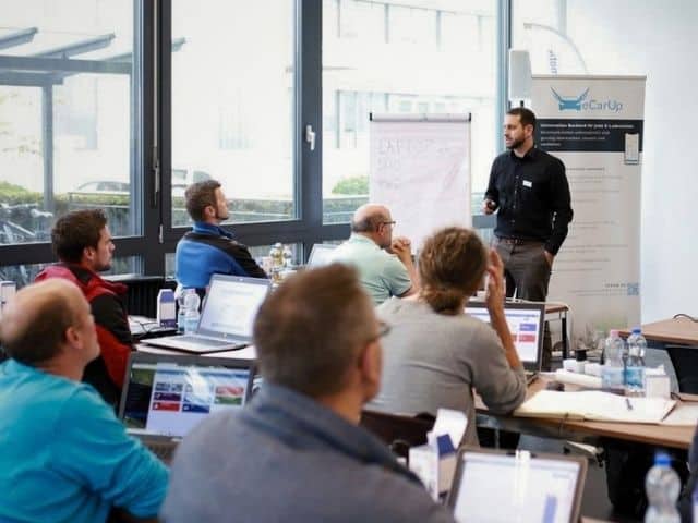 Zwei Fachleute im Gespräch